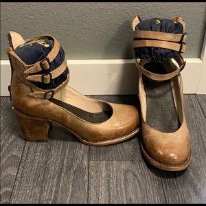 Freebies Booties by Steve Madden - Size 9